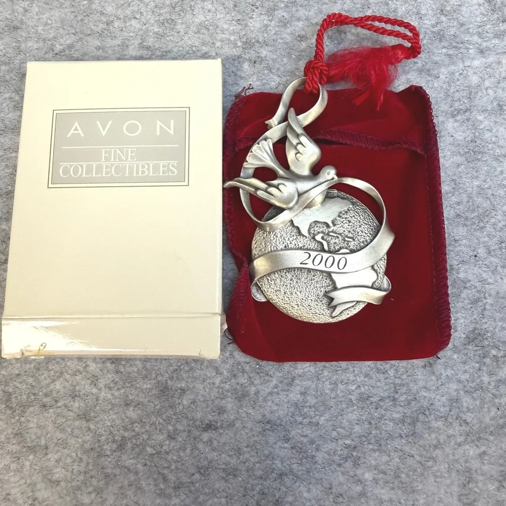 Avon Fine Collectibles Pewter Ornament Millennium 2000 Dove of Peace Globe Boxed